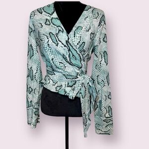 The Sang Snake Lizard Print Wrap Top Long Sleeve Green & White Size Medium